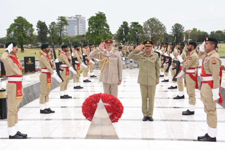 UK Army Chief acknowledges Pakistan's sacrifices fighting terrorism | Baaghi TV