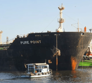 Russian oil cargo shipment in Karachi