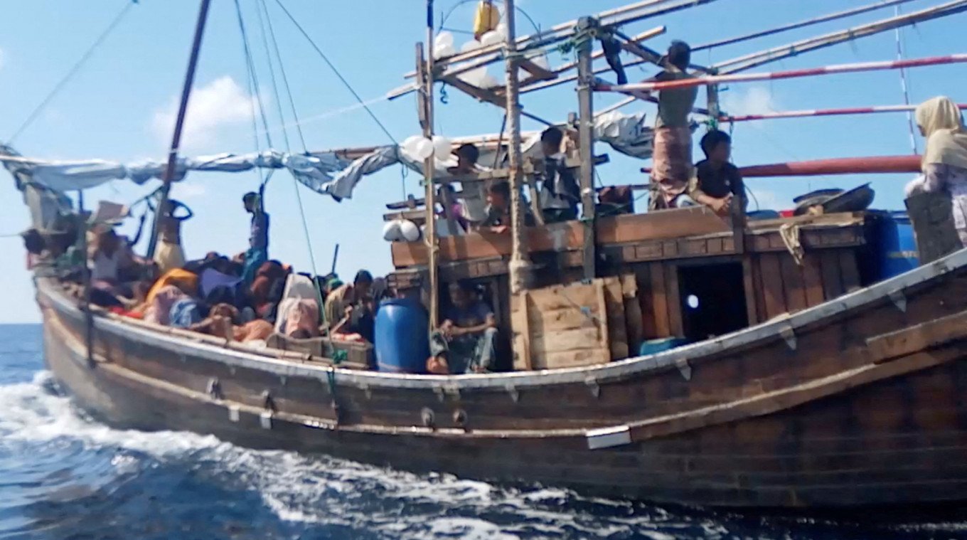 Rohingya boat sinks, 23 dead others missing | Baaghi TV