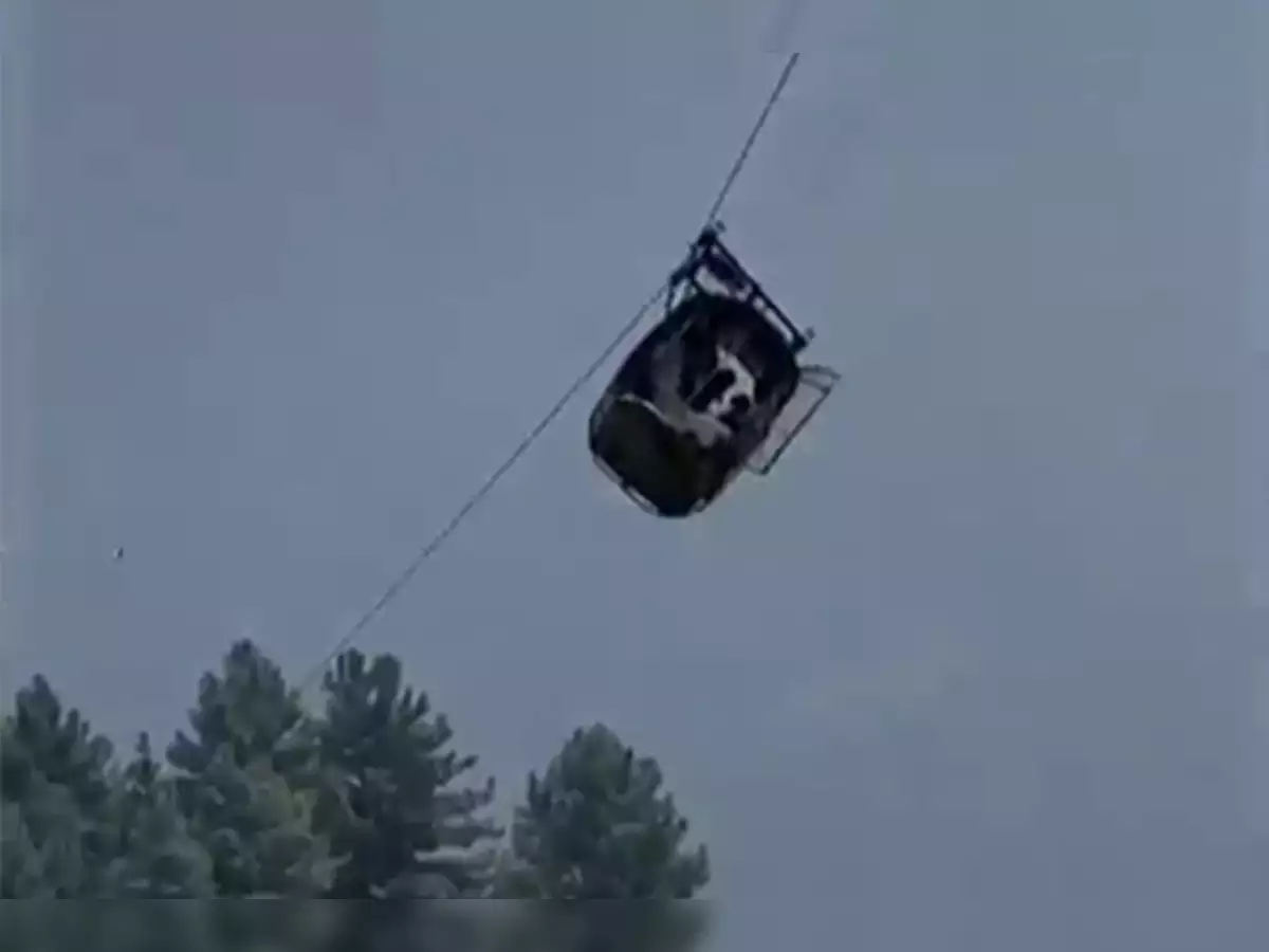 Dramatic Rescue Operation: Saving Lives from the Heights | Baaghi TV