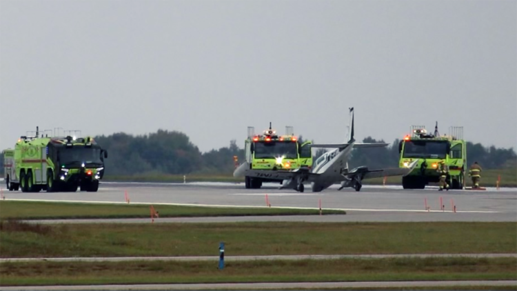 plane crash landing video