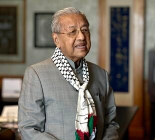 DR MAHATHIR BIN MOHAMAD