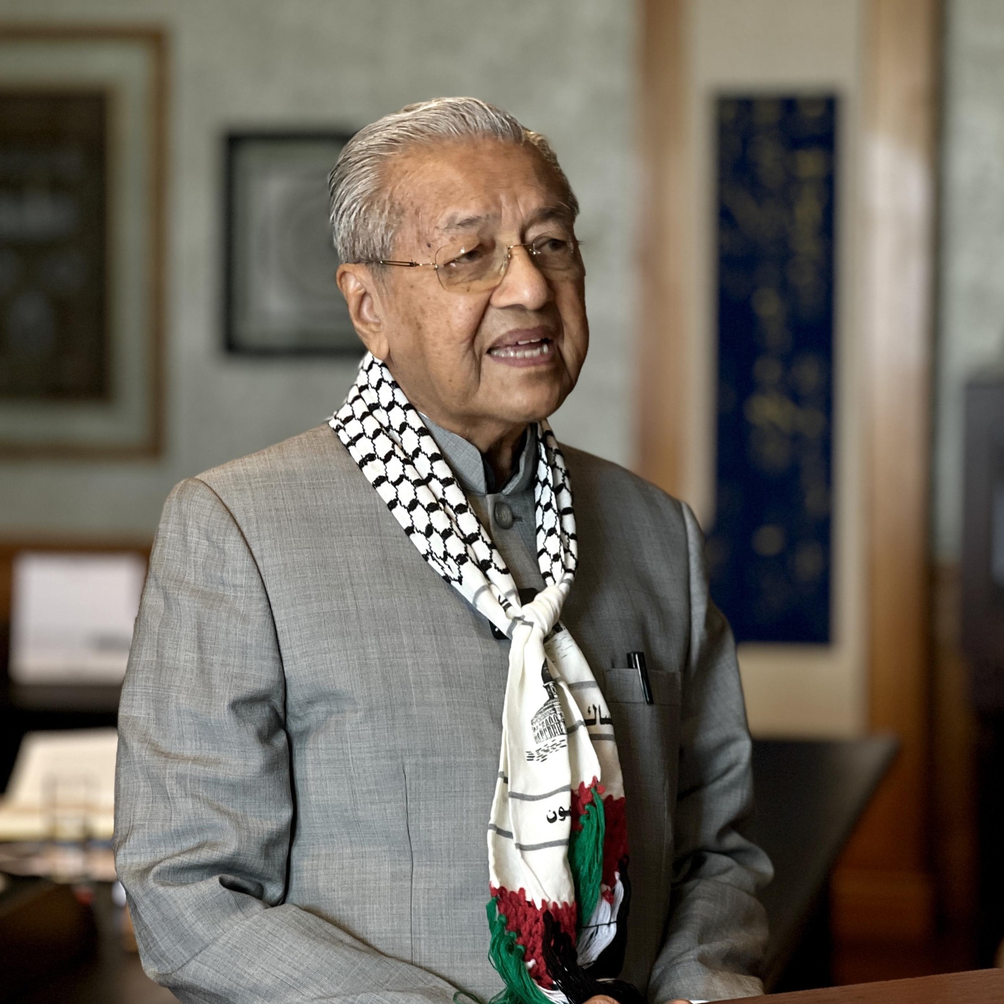DR MAHATHIR BIN MOHAMAD