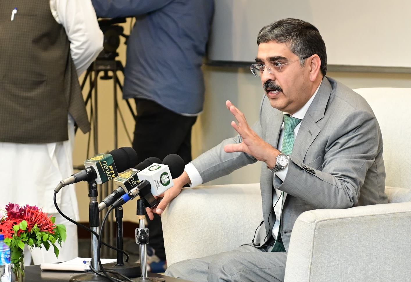 Kakar's Visit to LUMS: A Critical Assessment | Baaghi TV