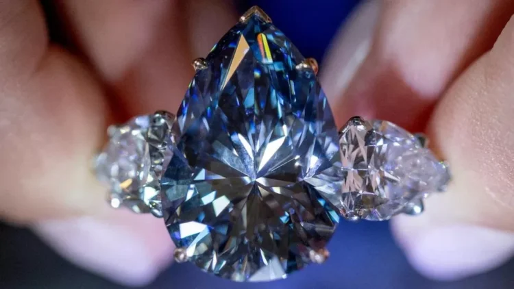 Rare Blue Diamond Auctioned over $40 Million | Baaghi TV