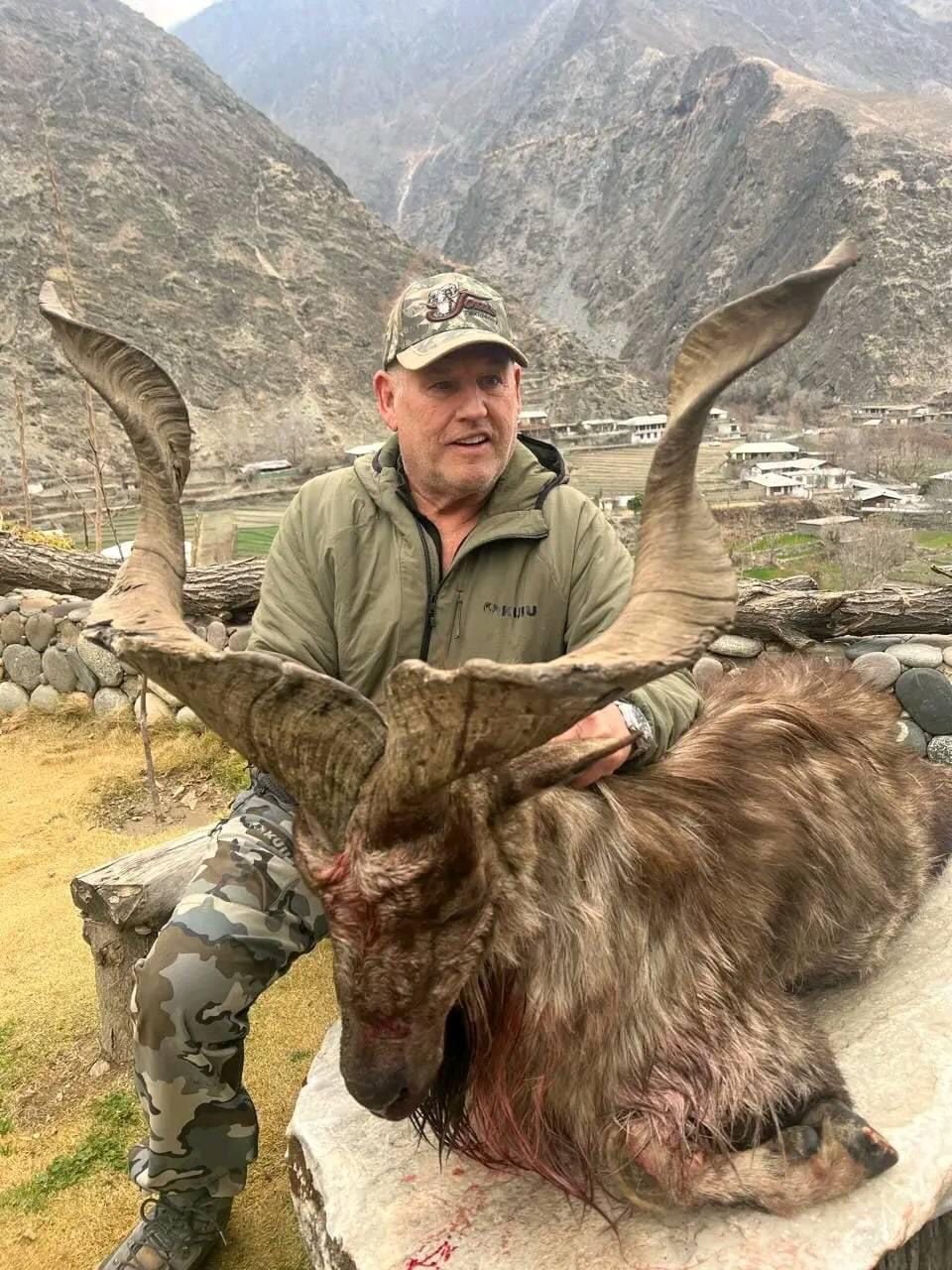 3rd Markhor Hunting Trophy | US Citizen Robert Myles Hall Successfully Hunts Kashmir Markhor | Baaghi TV