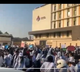 Students Protest for Justice after Female Student Raped, Security Guard Arrested | Baaghi TV