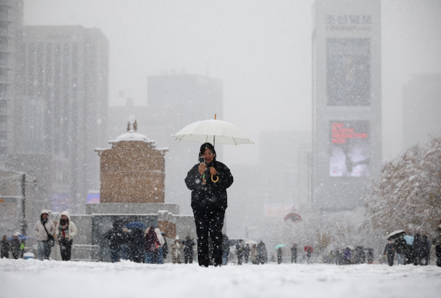 Four killed as South Korean Capital blanketed by Heavy Snowfall | Baaghi TV