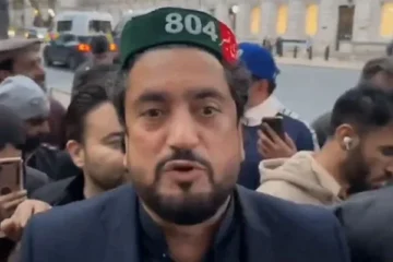 Differences within PTI: Shehryar Afridi pushed off stage in London Protest | Baaghi TV