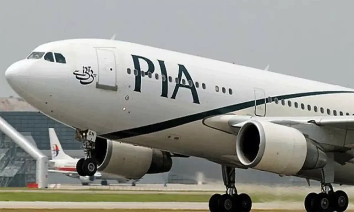 BREAKING: PIA First Officer & Airline Management Summoned in Harassment Case – Hearing on 30 April 2025 | Baaghi TV