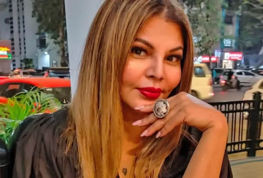Rakhi Sawant gives blunt response to those criticizing the Pakistani flag | Baaghi TV