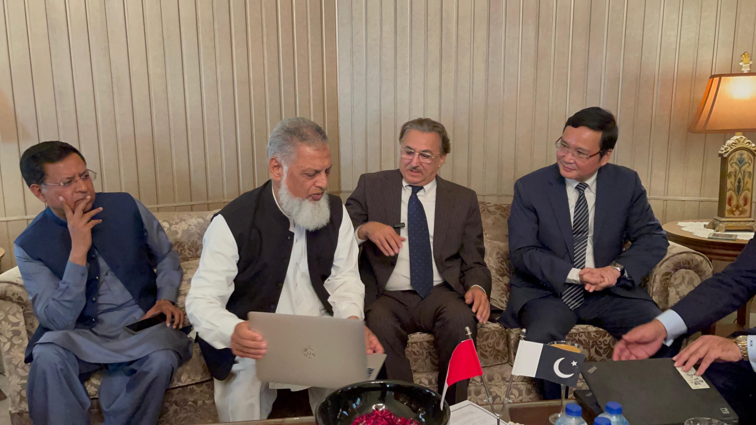 Chinese Counsel General's Visit to Gujrat and Mian Akbar House | Baaghi TV